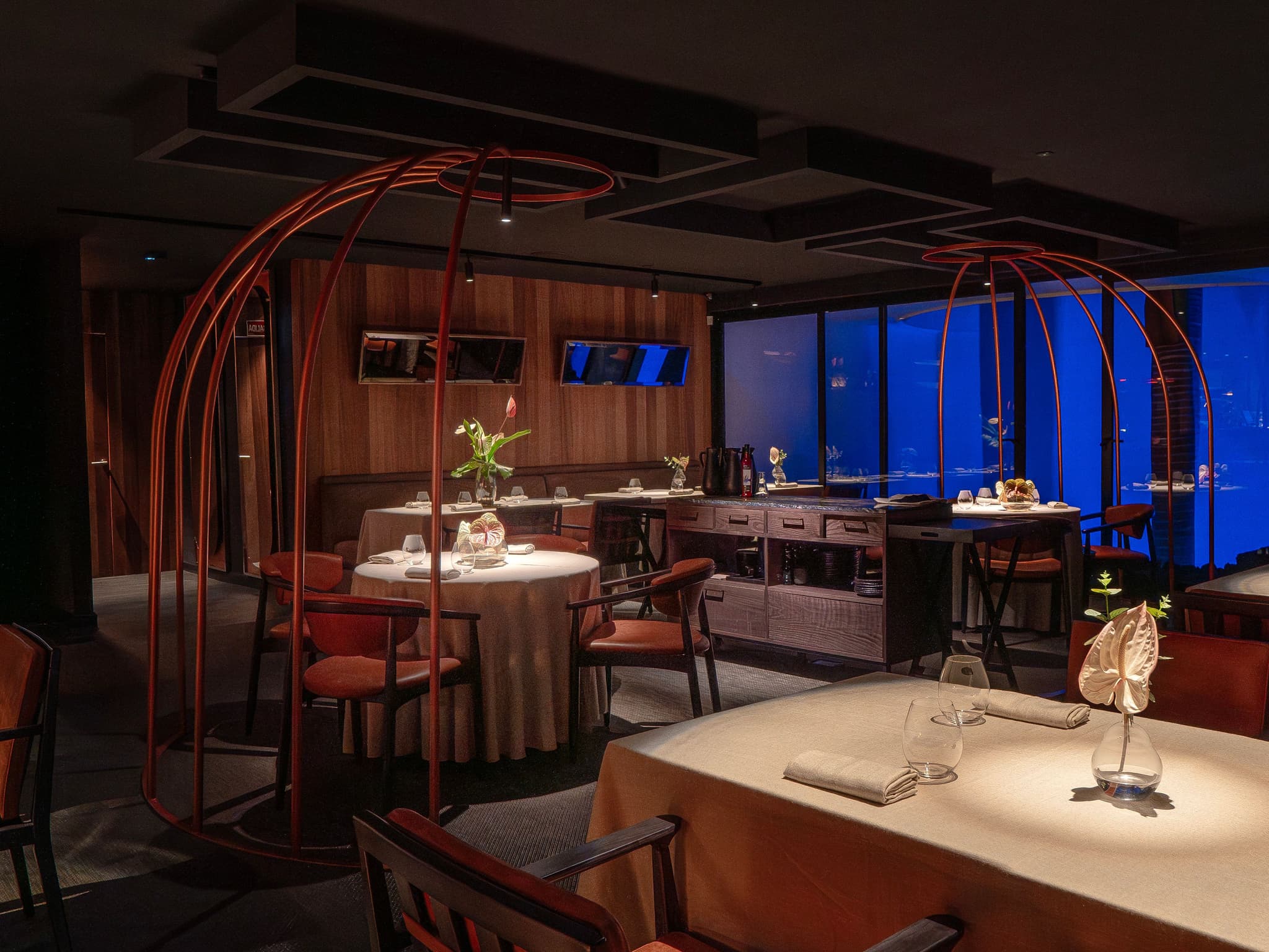 Char Fuego y Brasas — ambiente de comedor en hora de servicio